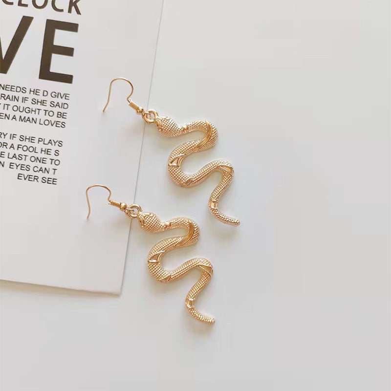 Wholesale snake element necklace  sweater chain ladies